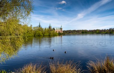 Göldeki ördekler Frederiksborg Kalesi