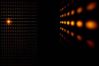 Panjurlar, sabahları güneş ışığıyla yanıp sönüyor. Jaluzili koyu tahta pencere. Pencere perdeleri ile soyut iç tasarım. Yumuşak odak arkaplanı soyut 