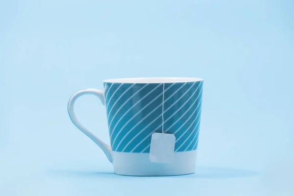 Blue Cup Tea Blue Background Copy Space Cheerful Positive Office — Stock Photo, Image