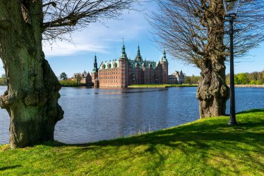 Danimarka 'nın Hillerod kentindeki Rönesans Frederiksborg Kalesi' nin (XVII..