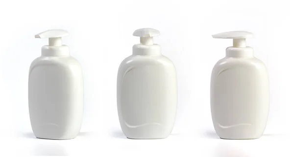 Τρεις Πλαστικές Φιάλες Υγρό Σαπούνι Διαφορετικές Γωνίες Που Απομονώνονται Λευκό — Φωτογραφία Αρχείου