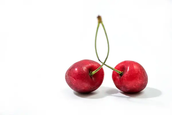 Cereza Roja Fresca Aislada Blanco Fruta Cereza Con Espacio Copia — Foto de Stock