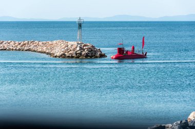 Kızıl Görüş Denizaltısı - Denizyıldızı, küçük bir tekneye benzer şekilde tasarlandı. Yolcu bölgesi, deniz seviyesinin sadece birkaç santim altında, sualtı dünyasını gözlemlemek için tasarlandı.