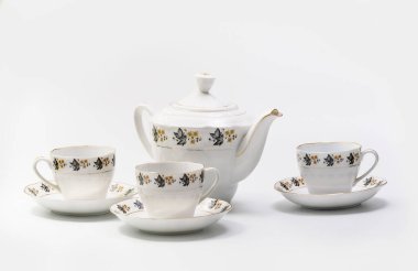 Lüks Porselen Kahve ya da Çay seti - beyaz arkaplanda sofra takımı