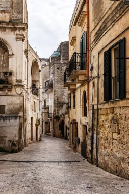 Matera, Basilicata, Apulia ya da Puglia, İtalya. Resimli sokaklar ve eski şehrin köşeleri