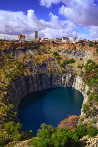 歴史的なキンバリーが南アフリカ共和国のダイヤモンド鉱山 — ストック写真