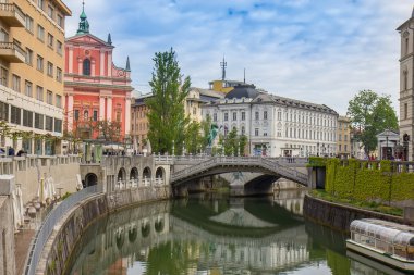 Üçlü bridge Ljubljana, Slovenya göster