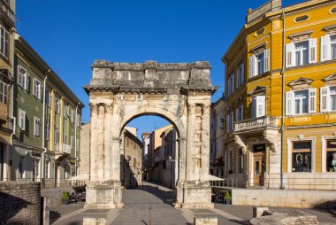 Altın Roma kapısı (Sergius Arch) Pula, Hırvatistan