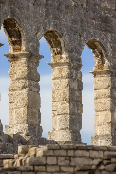 Pula, Croácia - Anfiteatro romano - detalhe — Fotografia de Stock