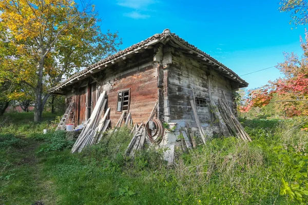 Régi ház központi Szerbiában — Stock Fotó