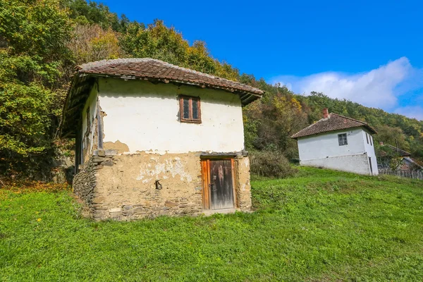 Altes Haus in Zentralserbien — Stockfoto