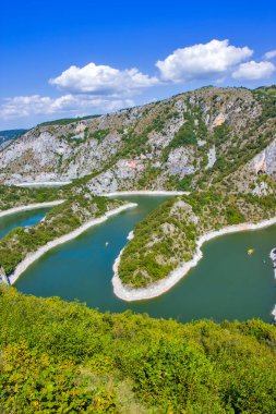 Sırbistan 'da Uvac nehrinin kırsalları