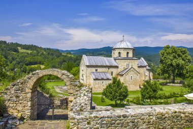 Sırbistan 'daki eski ortaçağ manastırı Gradac' ı