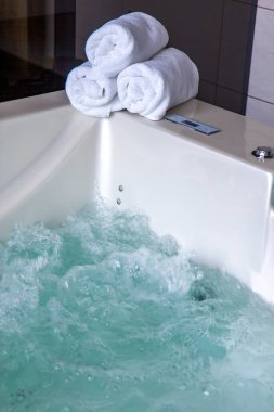 Odadaki jakuzi manzarası