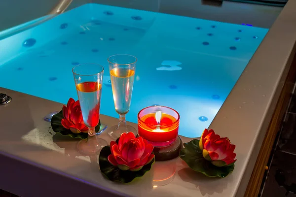 Notte Romantica Nella Vasca Bagno — Foto Stock