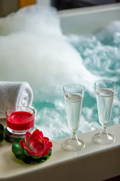 Champagne Glasses Hot Tub — Stock Photo, Image