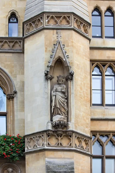 Westminster school - Dean 's Yard - statue — стоковое фото