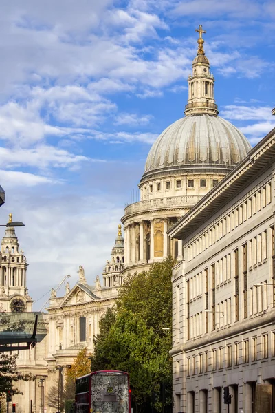 St. Paul's cathedral — Stock Photo, Image