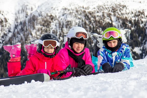 Girls on the skiing — Stock Photo, Image