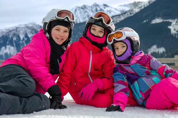 Les filles sur le ski — Photo