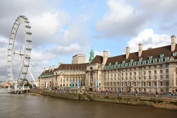 London Eye ve akvaryum görünümünü — Stok fotoğraf