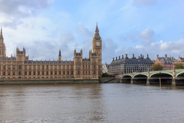 Big Ben en Westminster Brug — Stockfoto