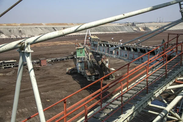 Große Bagger im Kohlebergwerk — Stockfoto