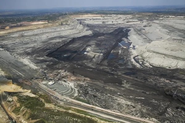 大型挖掘机在煤矿、 鸟瞰图 — 图库照片