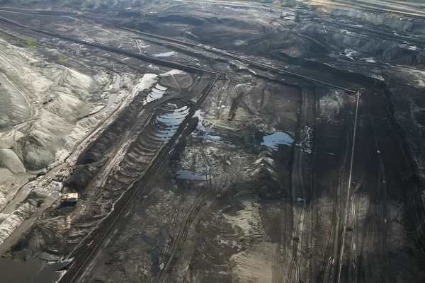 Nagy kotrógépek szénbányában, légifelvételek — Stock Fotó