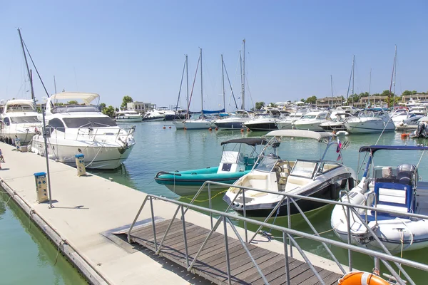 Veleros en marina — Foto de Stock