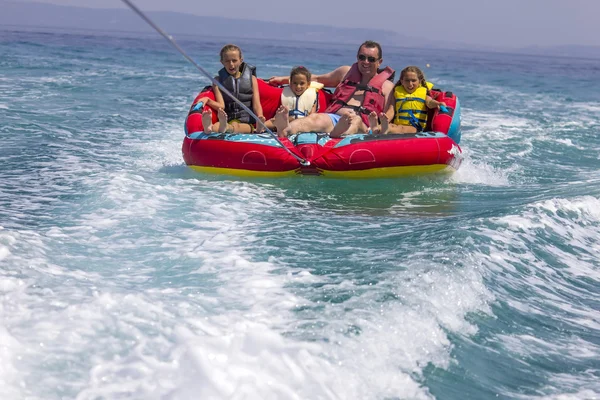 Family ride on the sea — Stock Photo, Image