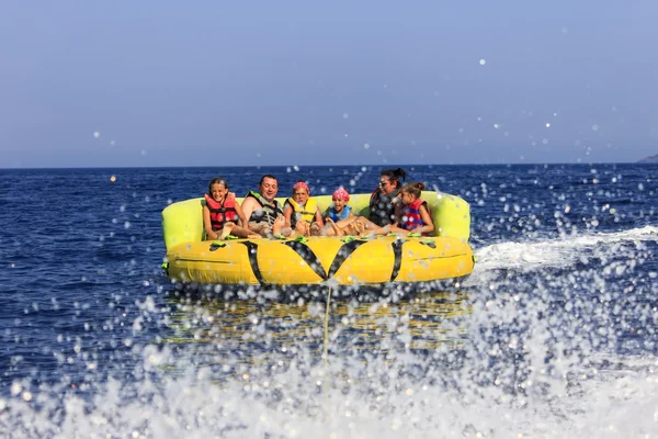 Family ride on the sea — Stock Photo, Image