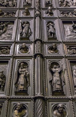 Büyük Kuzey kapısına Isaac Katedrali - Saint Petersburg, Rusya Federasyonu