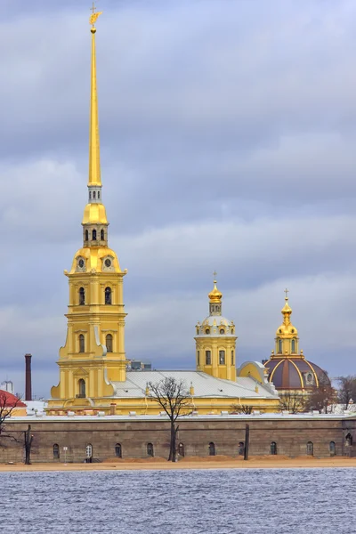 Собор Святых Петра и Павла - Санкт-Петербург — стоковое фото