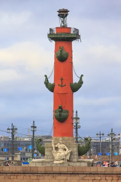 Coluna rostral em São Petersburgo, Rússia — Fotografia de Stock