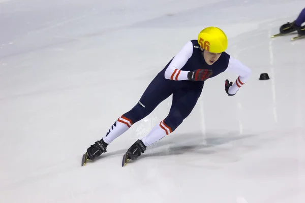 Unidentified speed skater on the Junior short track speed skating championship - Serbia open, December 06, 2015. — Stock Photo, Image