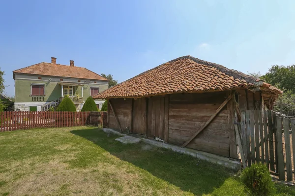 Altes Haus in Serbien — Stockfoto