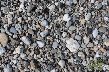 Yetersiz nehir çakıl