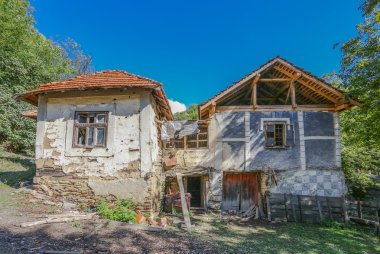 Sırbistan'daki eski ev