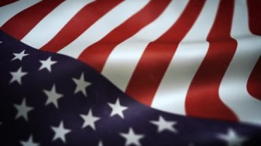 Amerikan Bayrağı desenli Arka plan Döngüsü / 4k animasyonu, kumaş ve grunge dokusu ve rüzgâr etkisinin pürüzsüz döngüsüyle Amerikan bayrağı arka planında