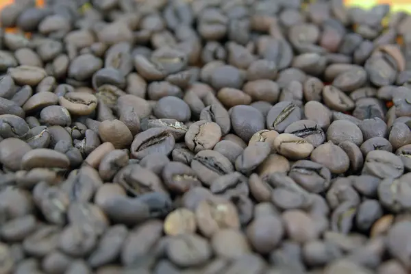 Geröstete Kaffeebohnen. Kaffeebohnen. — Stockfoto