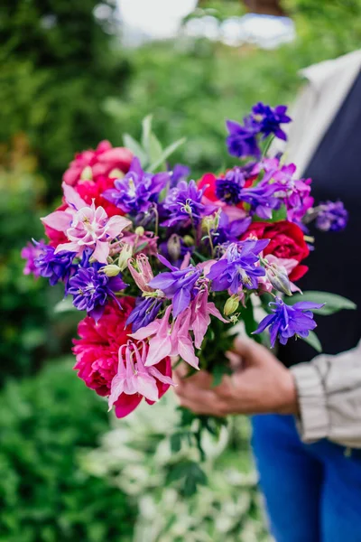 Beautiful Bouquet Mixed Fresh Flowers Woman Hand Working Garden — Stock Photo, Image