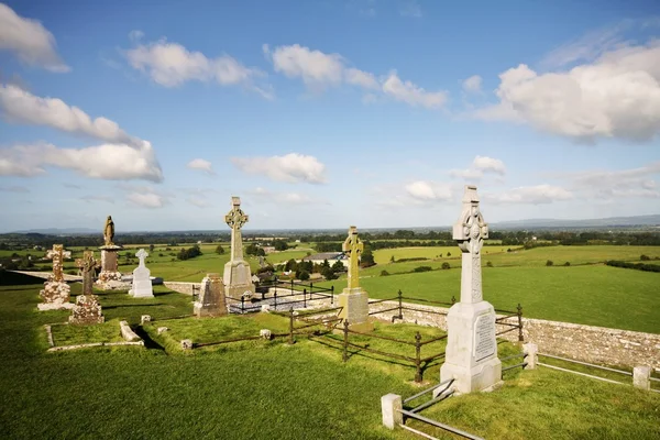 Cemetery outside Rock of Cashel — Stock Photo, Image