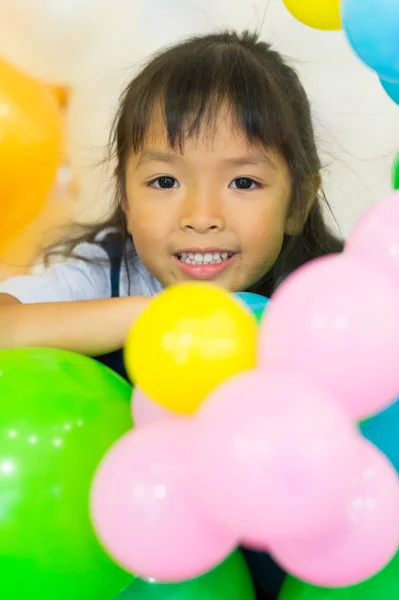 Bambina con palloncini — Foto Stock