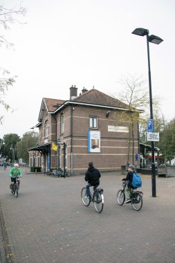 tren istasyonu ve Ede müzede