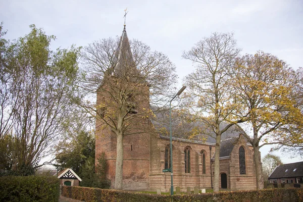 Oude dorpskerk in Nieuwer ter Aa — Stockfoto