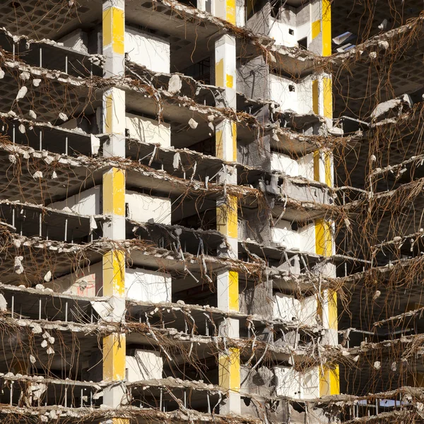 Büyük binada devam yıkım — Stok fotoğraf