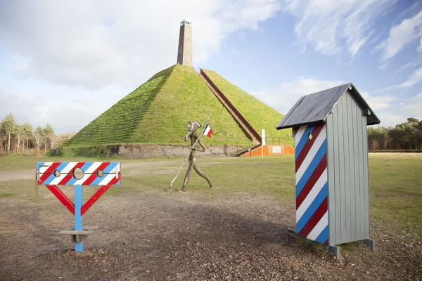 Pirámide de Austerlitz en Utrechtse Heuvelrug — Foto de Stock