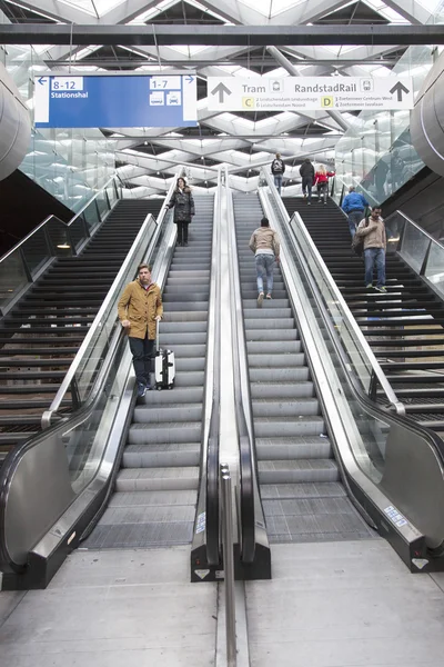Stairs to platforms of The Hague central station — Stock Photo, Image