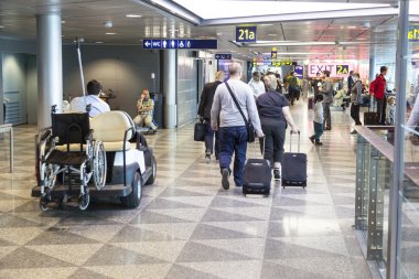 Finlandiya helsinki vantaa Havaalanı kalabalık